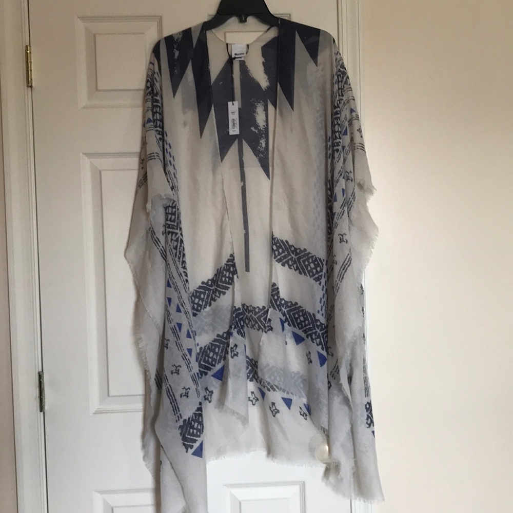 NWT Sonoma Ruana wrap - one size.